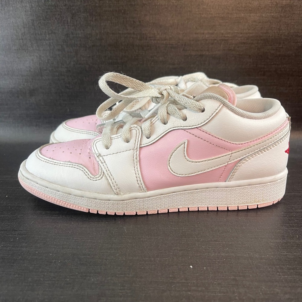 Air‎ Jordan Retro 1 Low GS Kids size 4Y Pink White Red 553560-608 Sneakers